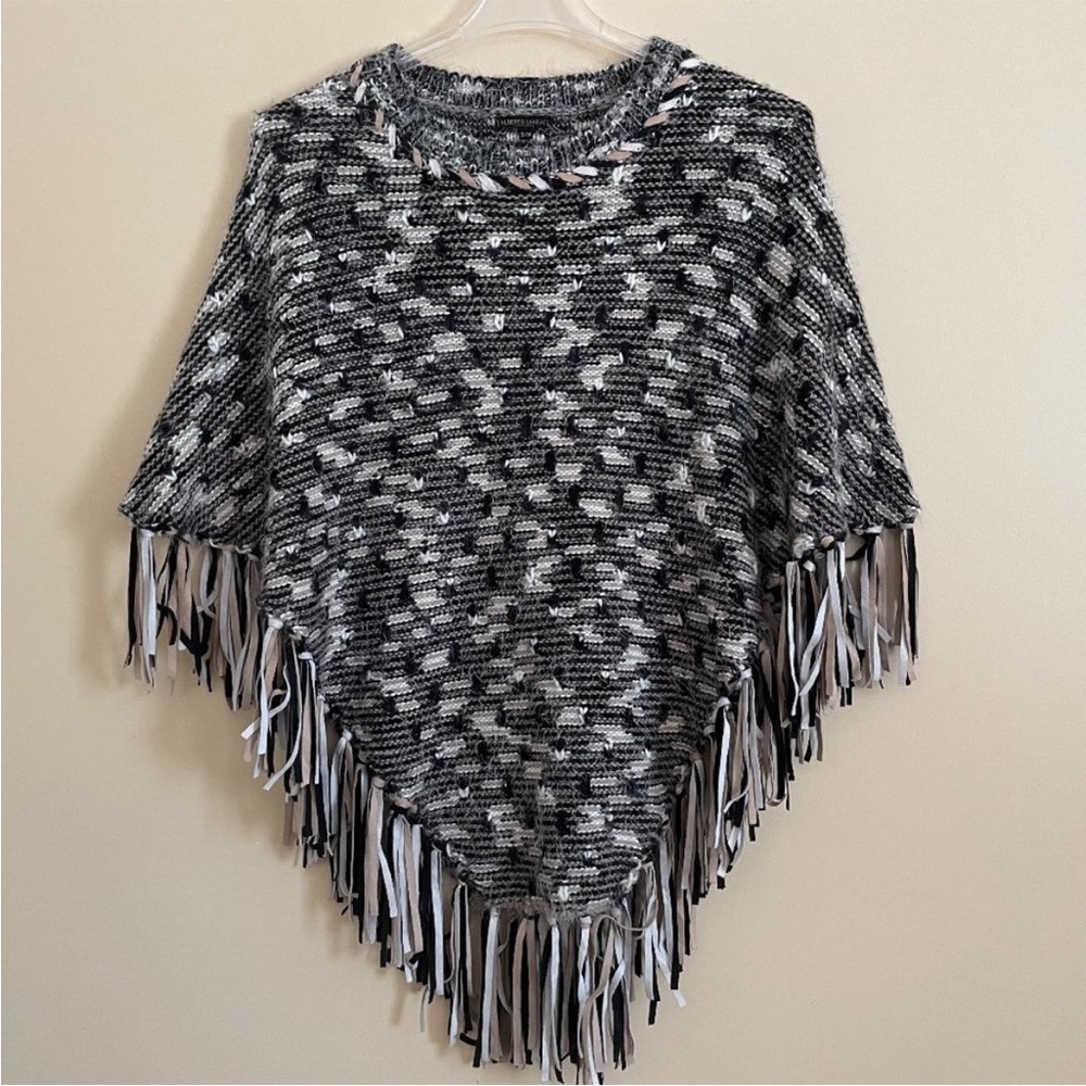 Alberto Makali Poncho Sweater Fringe Size Small / Medium boho festival grandma